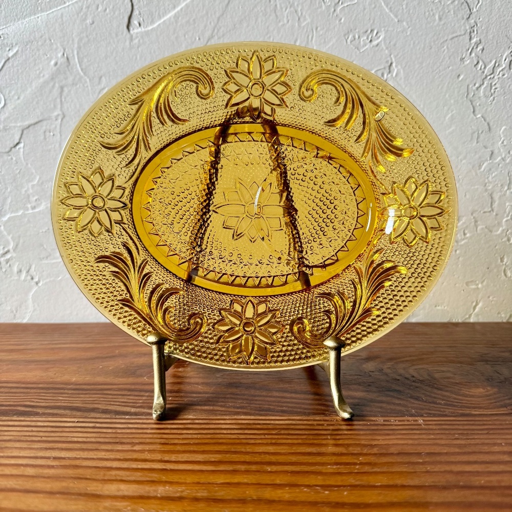 Vintage Tiara Sandwich Amber Snack Plates | Indiana Glass | Floral Pressed Glass - Picture 5 of 8